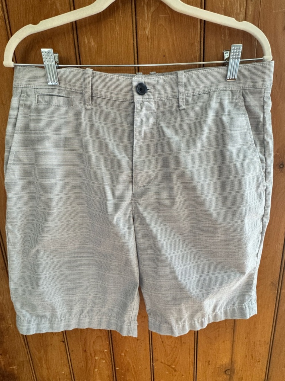 Original Penguin Men's Light blue & white lines Front Shorts - Size 32